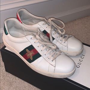 Gucci Bee Embroidered Ace Sneaker